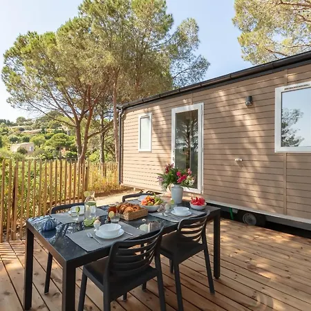 Le Pinedou, Mobil-home Niche Sous Les Pins Avec Jolie Vue Hyeres